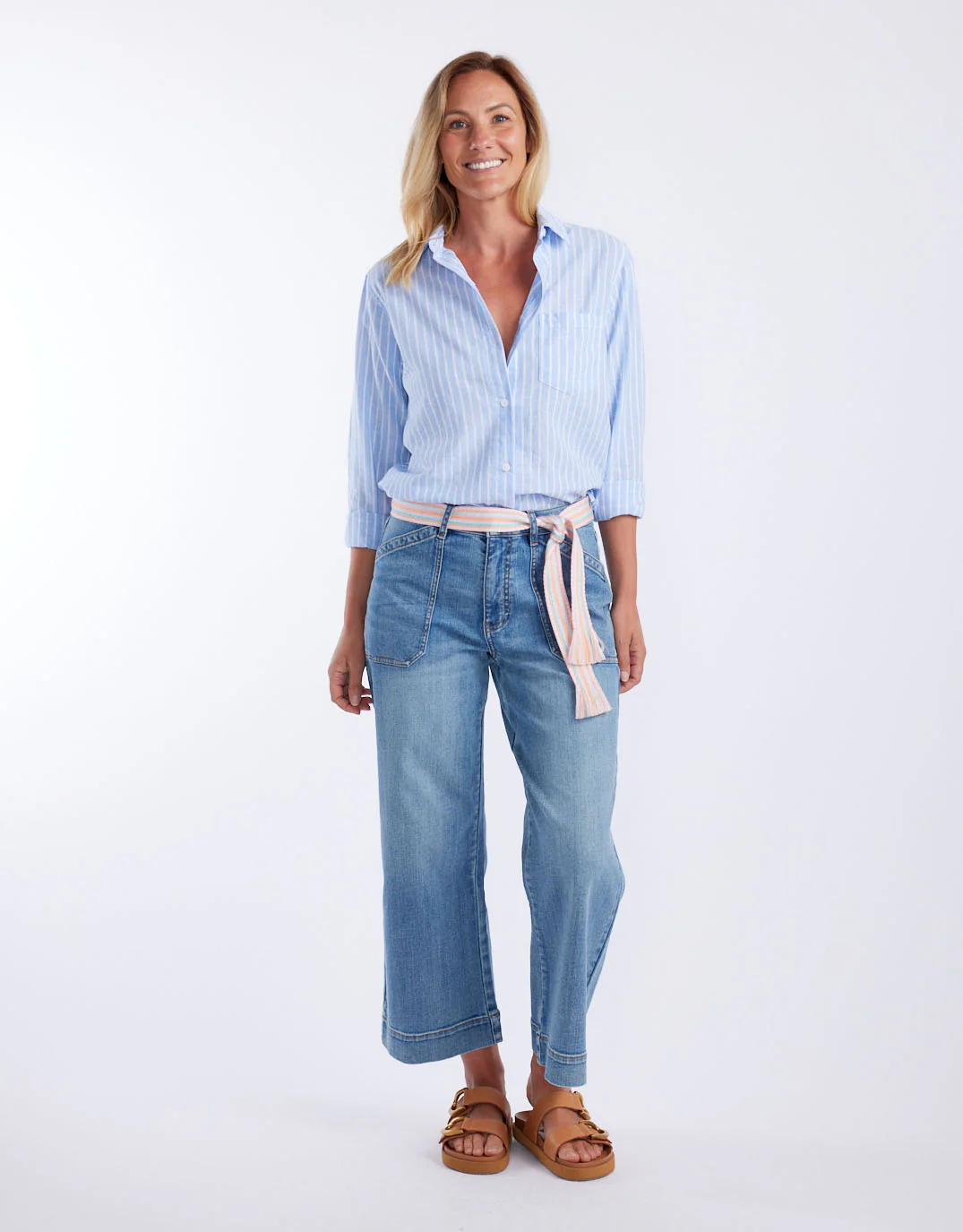 Catalina Cropped Wide Leg Jeans - Mid Wash - Image 5
