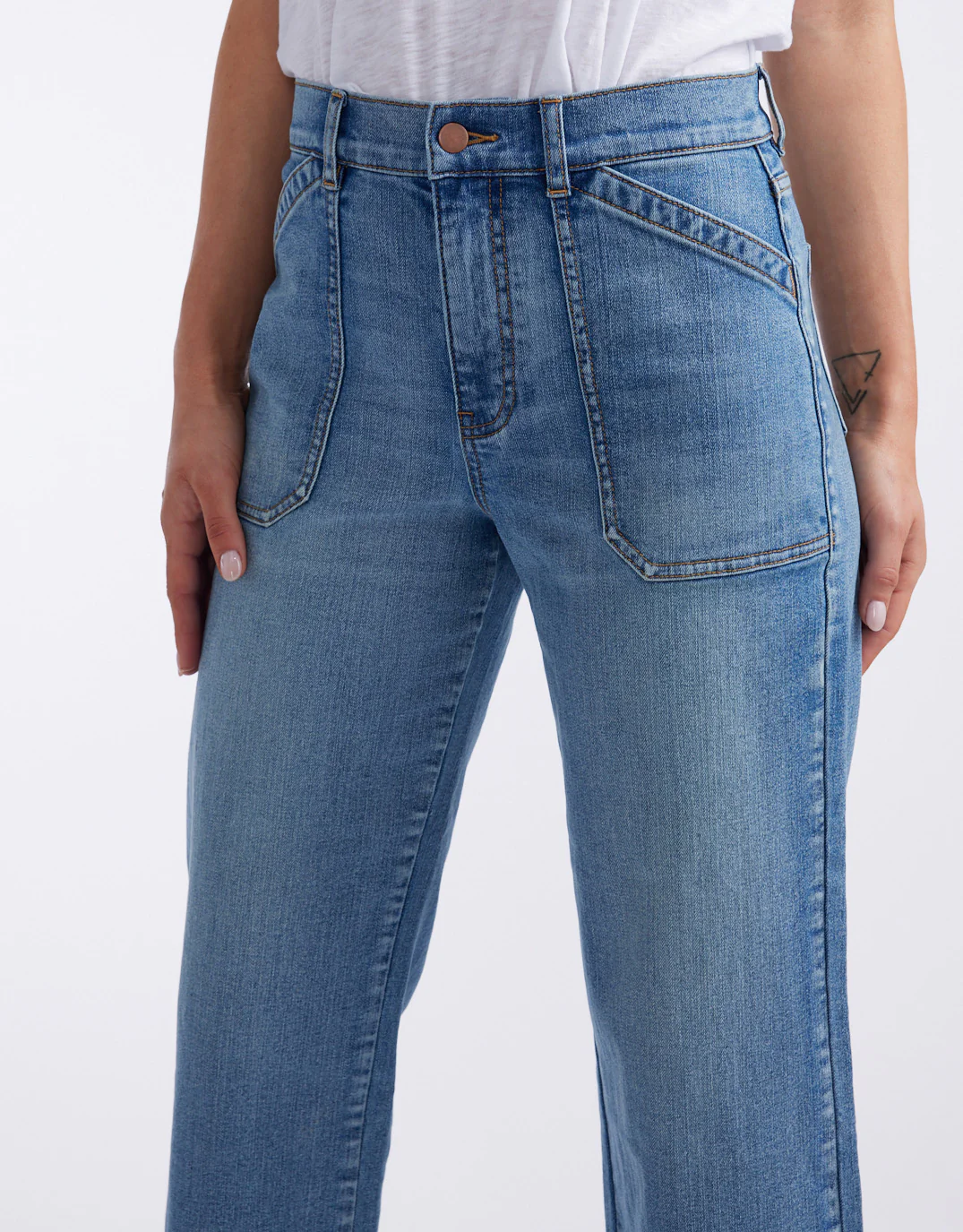 Catalina Cropped Wide Leg Jeans - Mid Wash - Image 10
