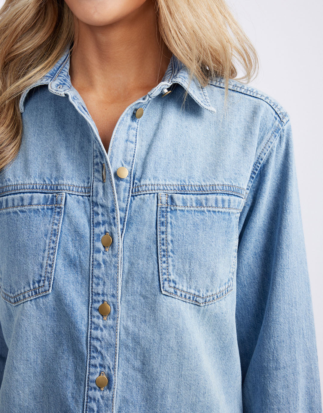 Claudia Relaxed Shirt - Mid Wash - Image 10