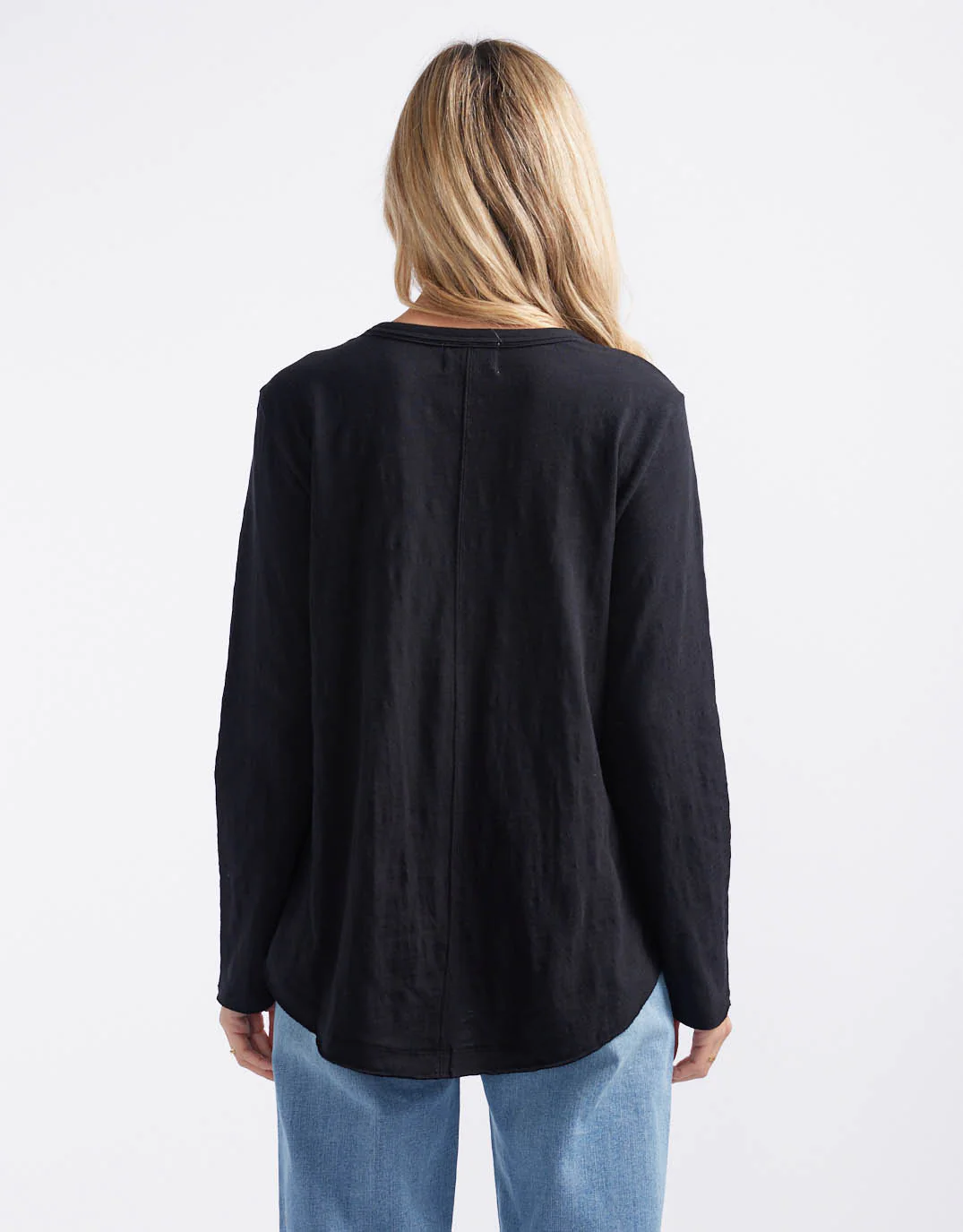 Essential Scoop Hem Long Sleeve T-shirt - Black - Image 11