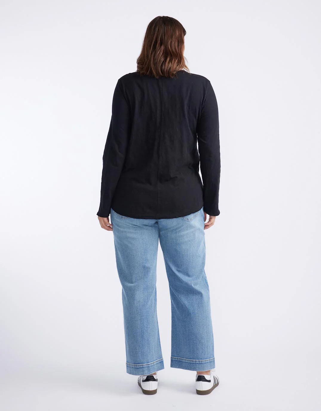 Essential Scoop Hem Long Sleeve T-shirt - Black - Image 12