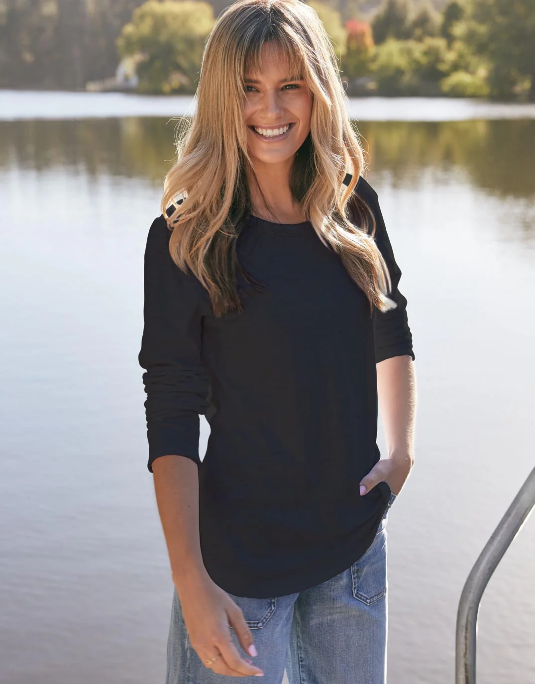 Essential Scoop Hem Long Sleeve T-shirt - Black - Image 13