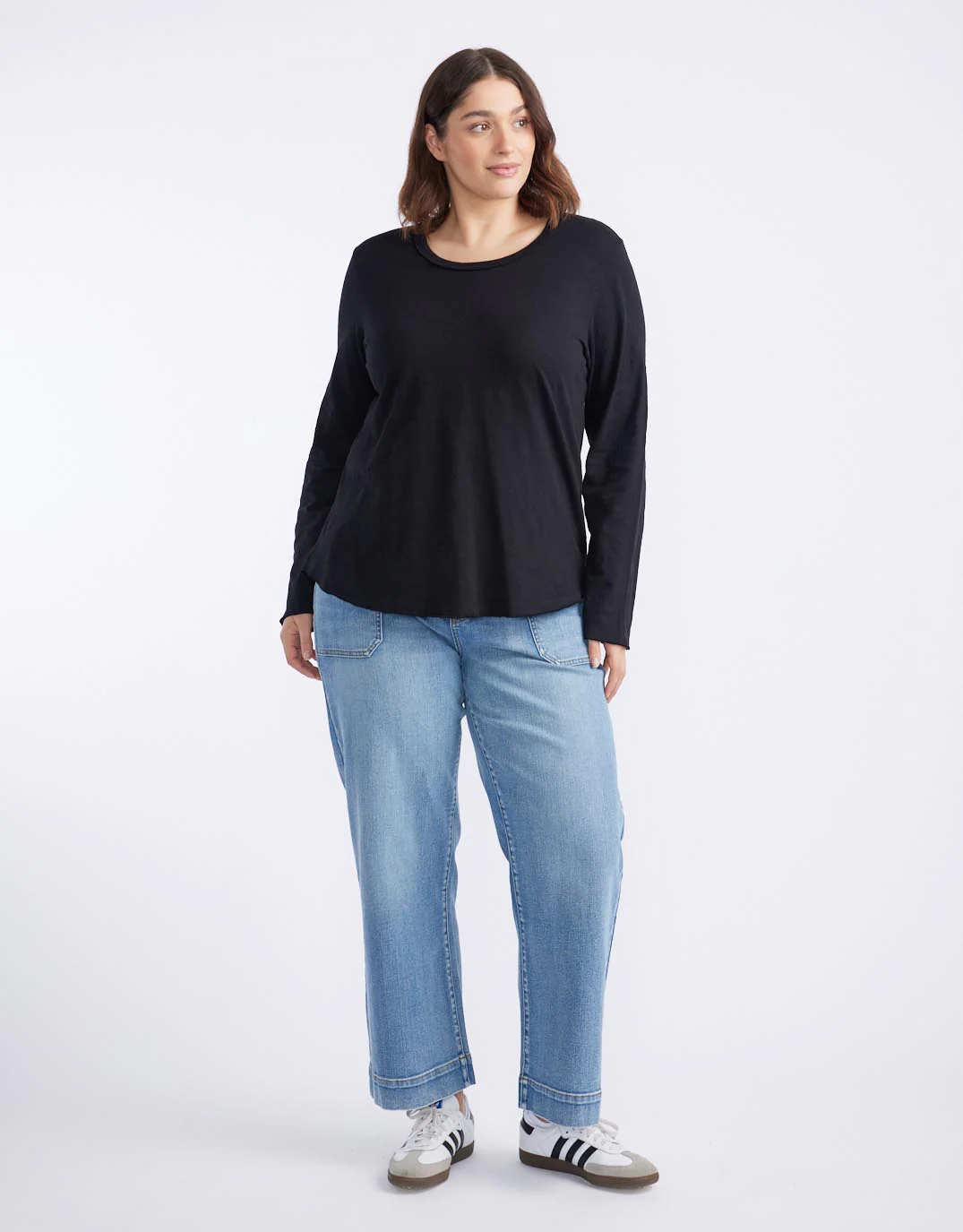 Essential Scoop Hem Long Sleeve T-shirt - Black - Image 6