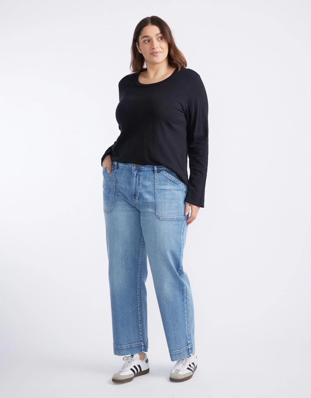 Essential Scoop Hem Long Sleeve T-shirt - Black - Image 7