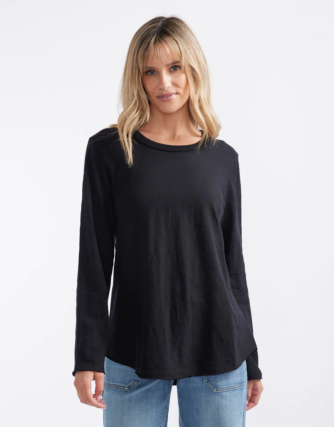 Essential Scoop Hem Long Sleeve T-shirt - Black - Image 8