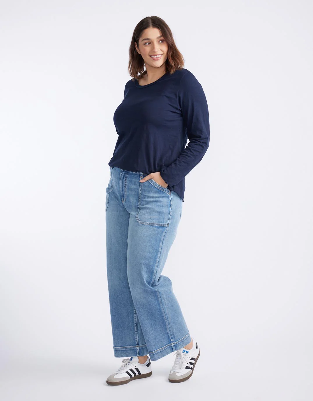 Essential Scoop Hem Long Sleeve T-shirt - Navy - Image 3