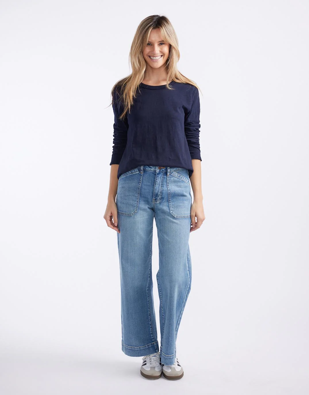 Essential Scoop Hem Long Sleeve T-shirt - Navy - Image 4