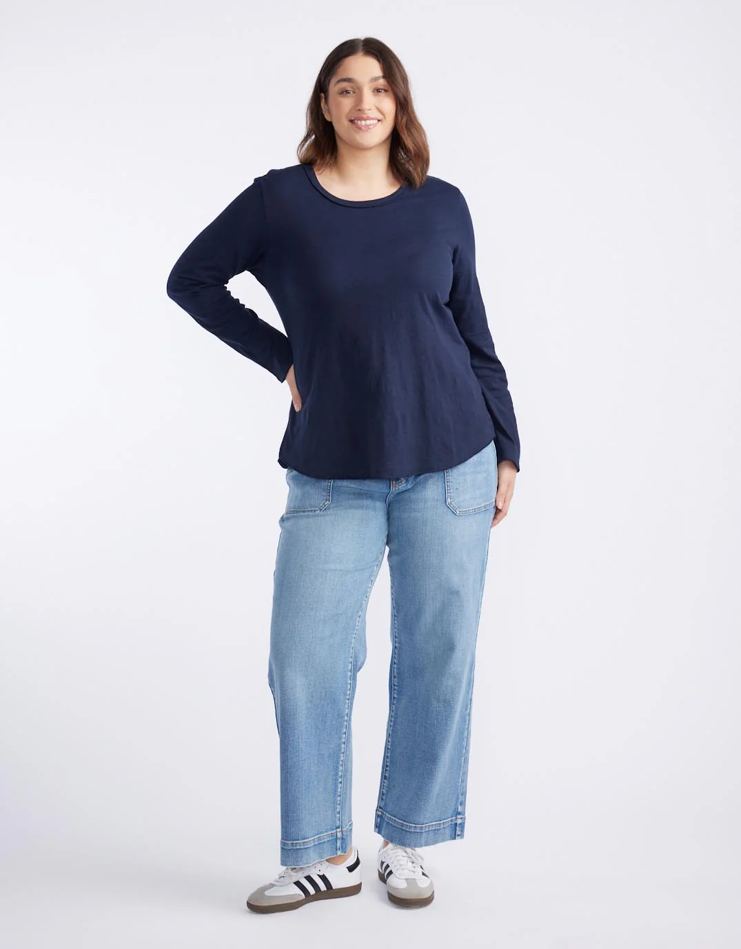Essential Scoop Hem Long Sleeve T-shirt - Navy - Image 6