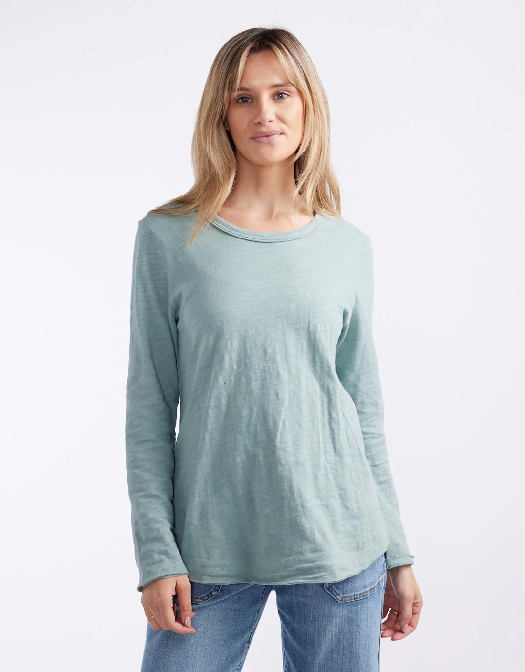 Essential Scoop Hem Long Sleeve T-shirt - Sage - Image 3