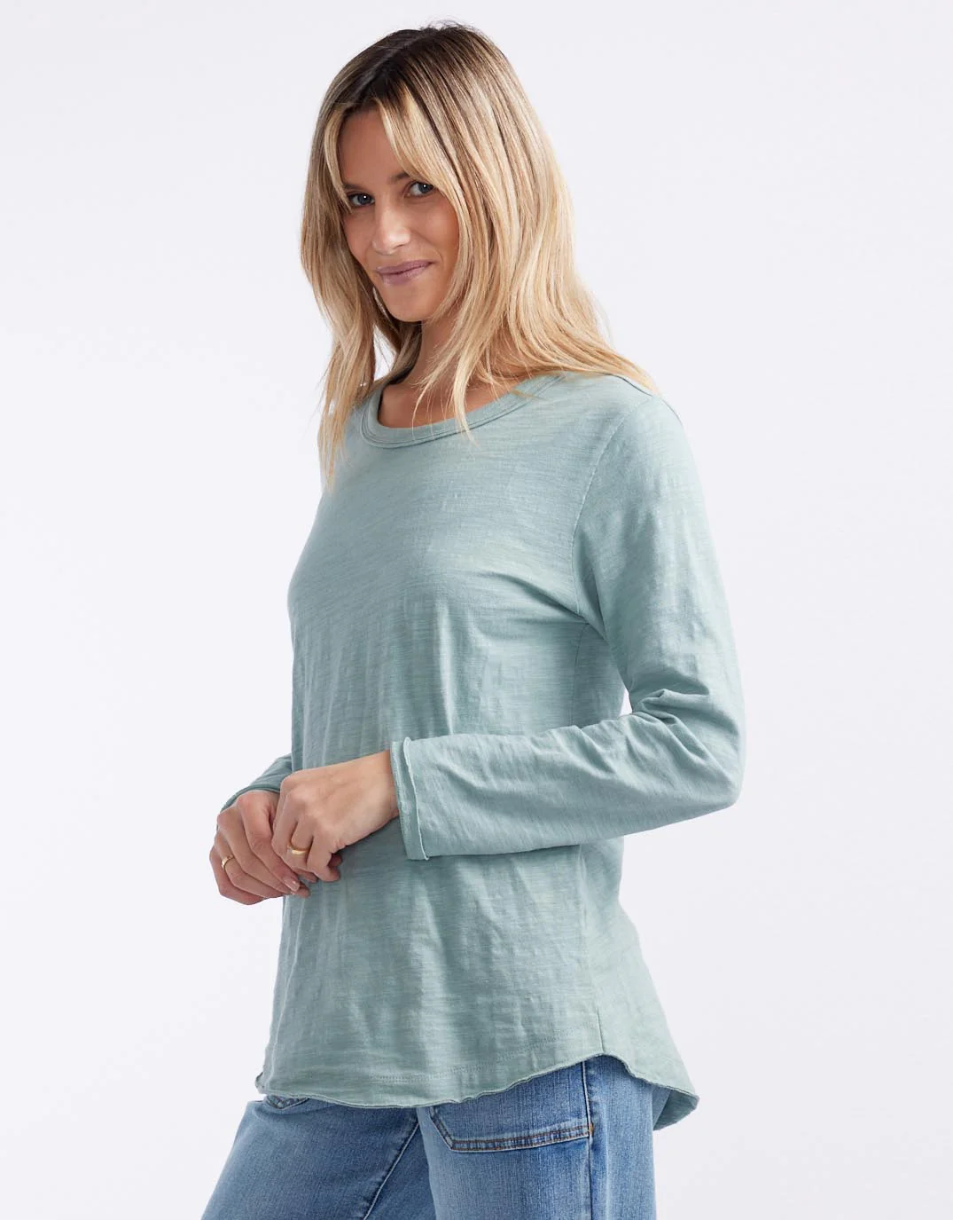 Essential Scoop Hem Long Sleeve T-shirt - Sage - Image 4