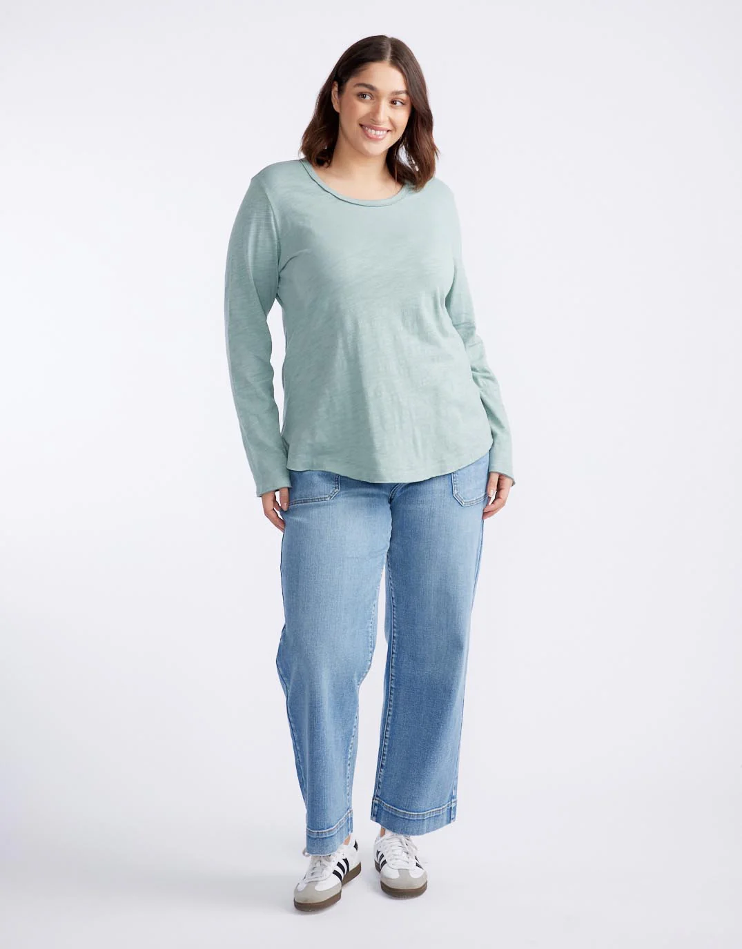 Essential Scoop Hem Long Sleeve T-shirt - Sage - Image 6