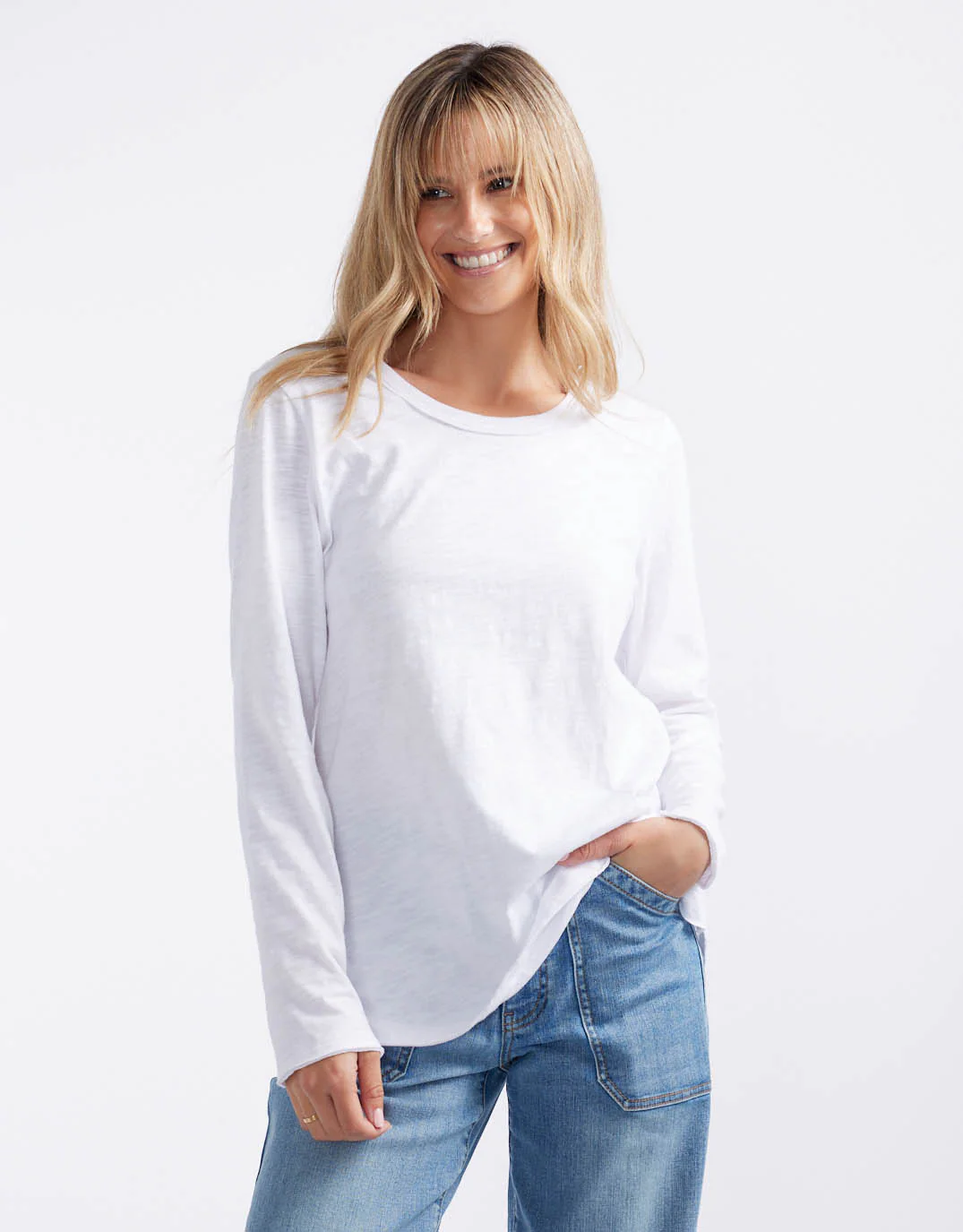 Essential Scoop Hem Long Sleeve T-shirt - White - Image 3