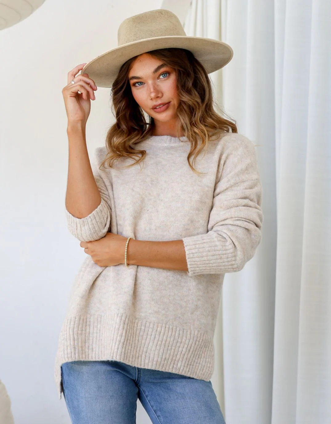Maisie Hi-Low Knit - Latte - Image 5
