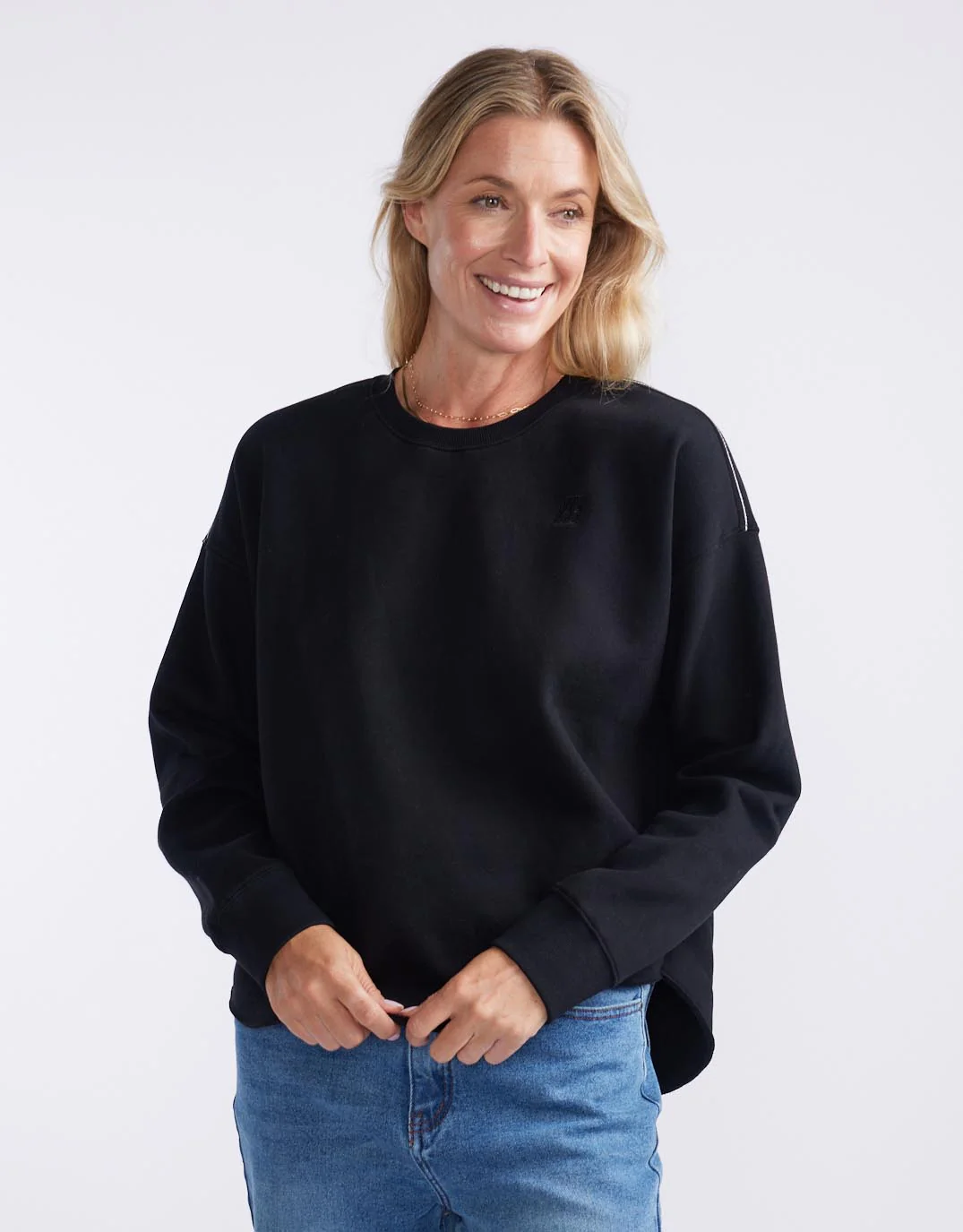 Monogram Fleece Scoop Hem Sweat - Black