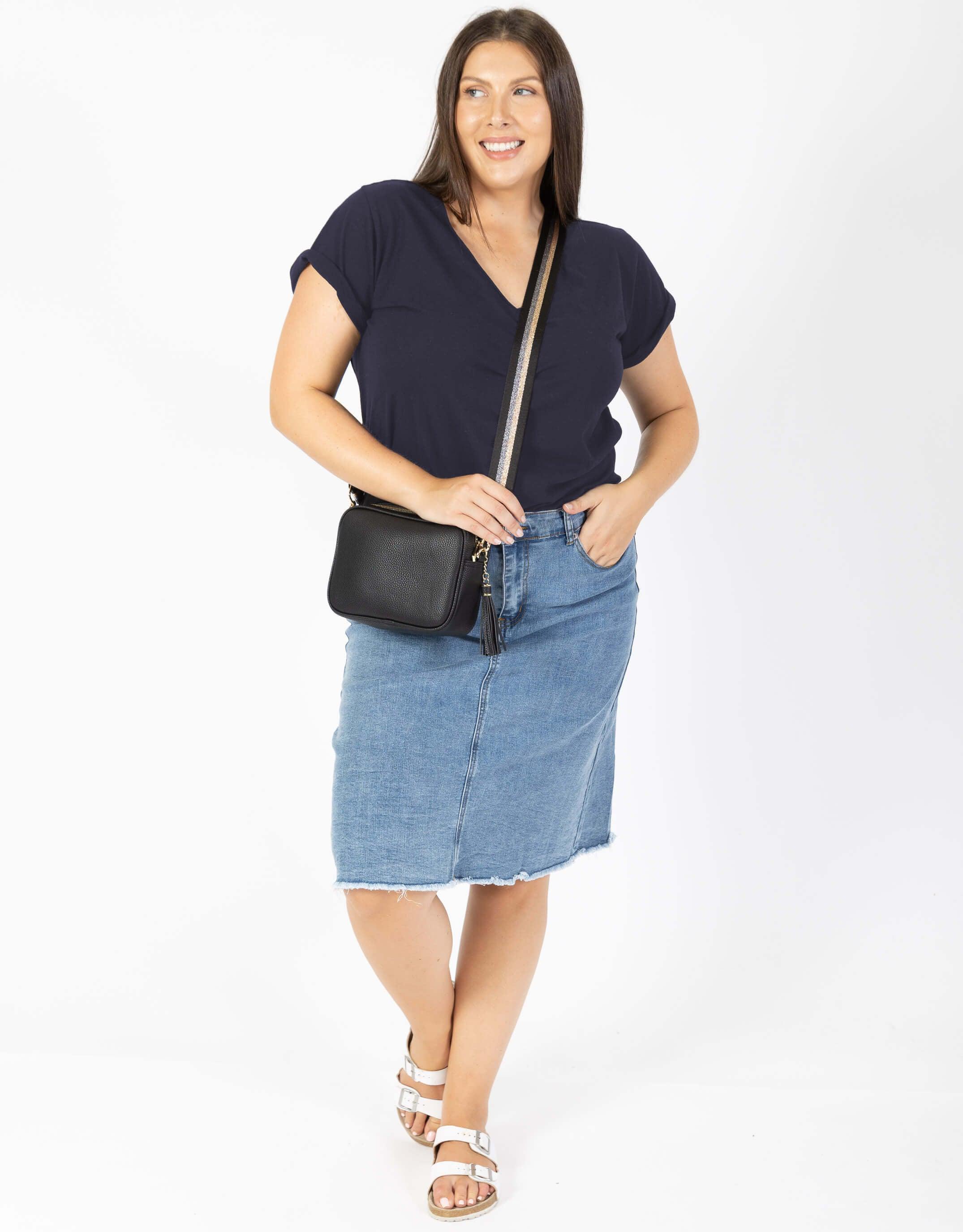 Original V Neck T-Shirt - Navy - Image 8