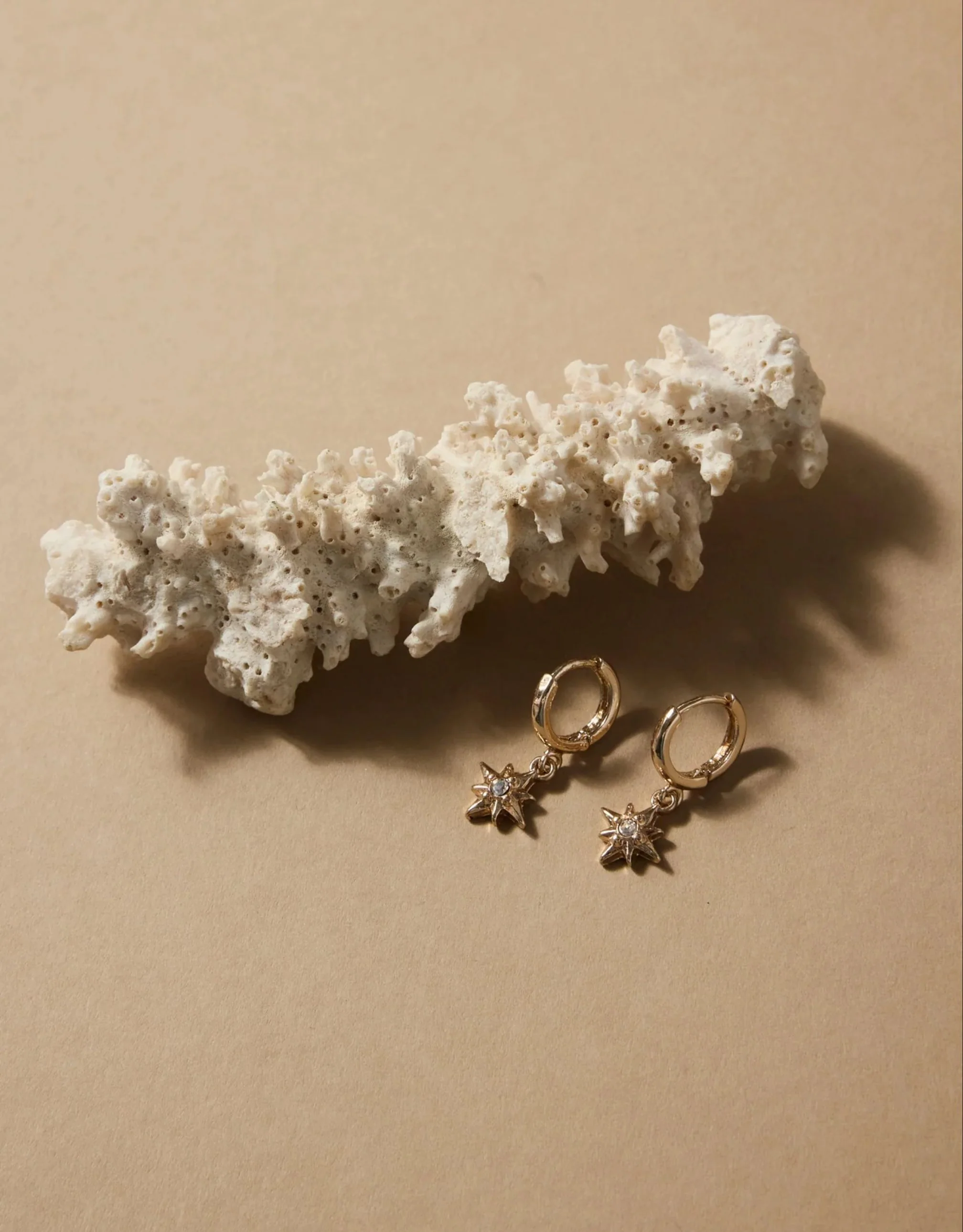 Stardust Pendant Huggie Earrings - Gold - Image 2