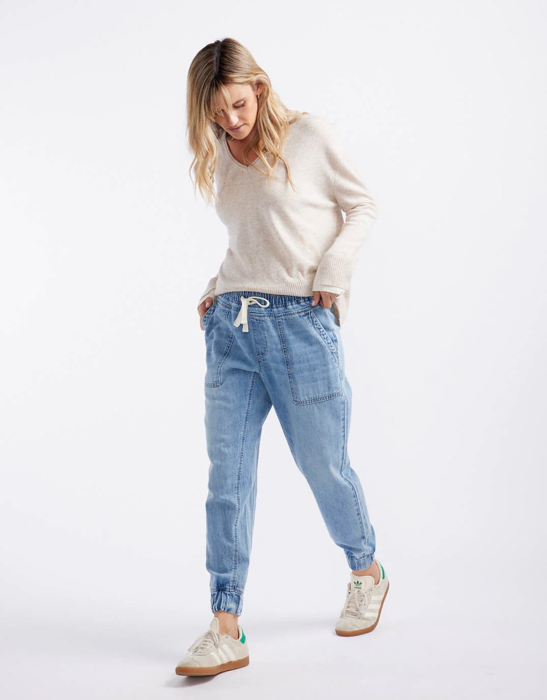 Weekend Utility Pants - Mid Wash - Image 4